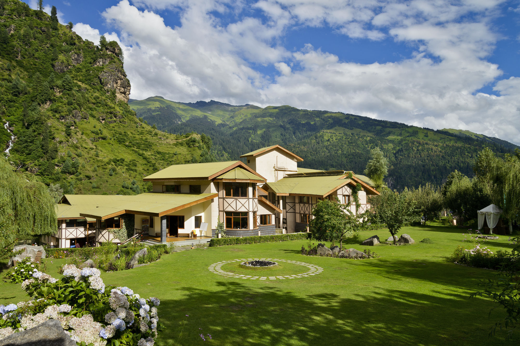 Solang Valley Resort Palchan Exterior photo